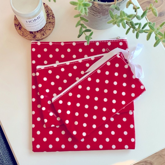 Handbags - *NWT* MAKEUP BAGS 💌 | set of 3